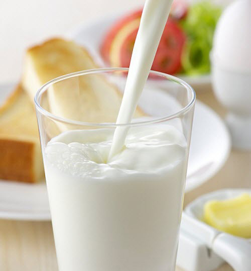 Sữa tươi trị tàn nhang sua sinh tại nhà